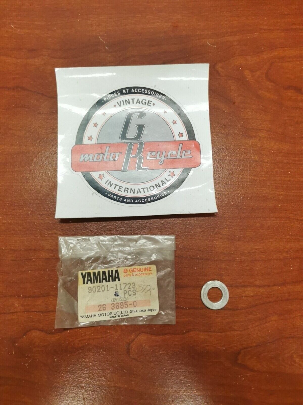 NOS Yamaha PLATE WASHER 90201-11723-00 SUB. 90201-10128-00 Y71