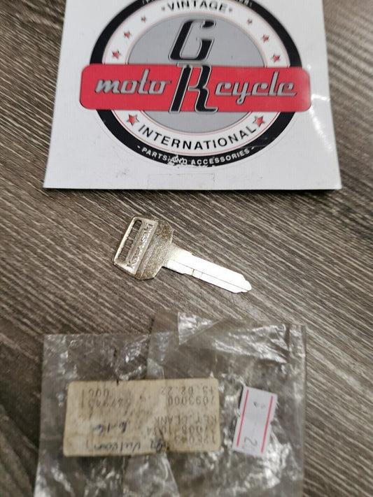 NOS KAWASAKI KLR650 KLR250 KZ440 KZ305 KL600 BLANK KEY LOCK 27008-1034 K30