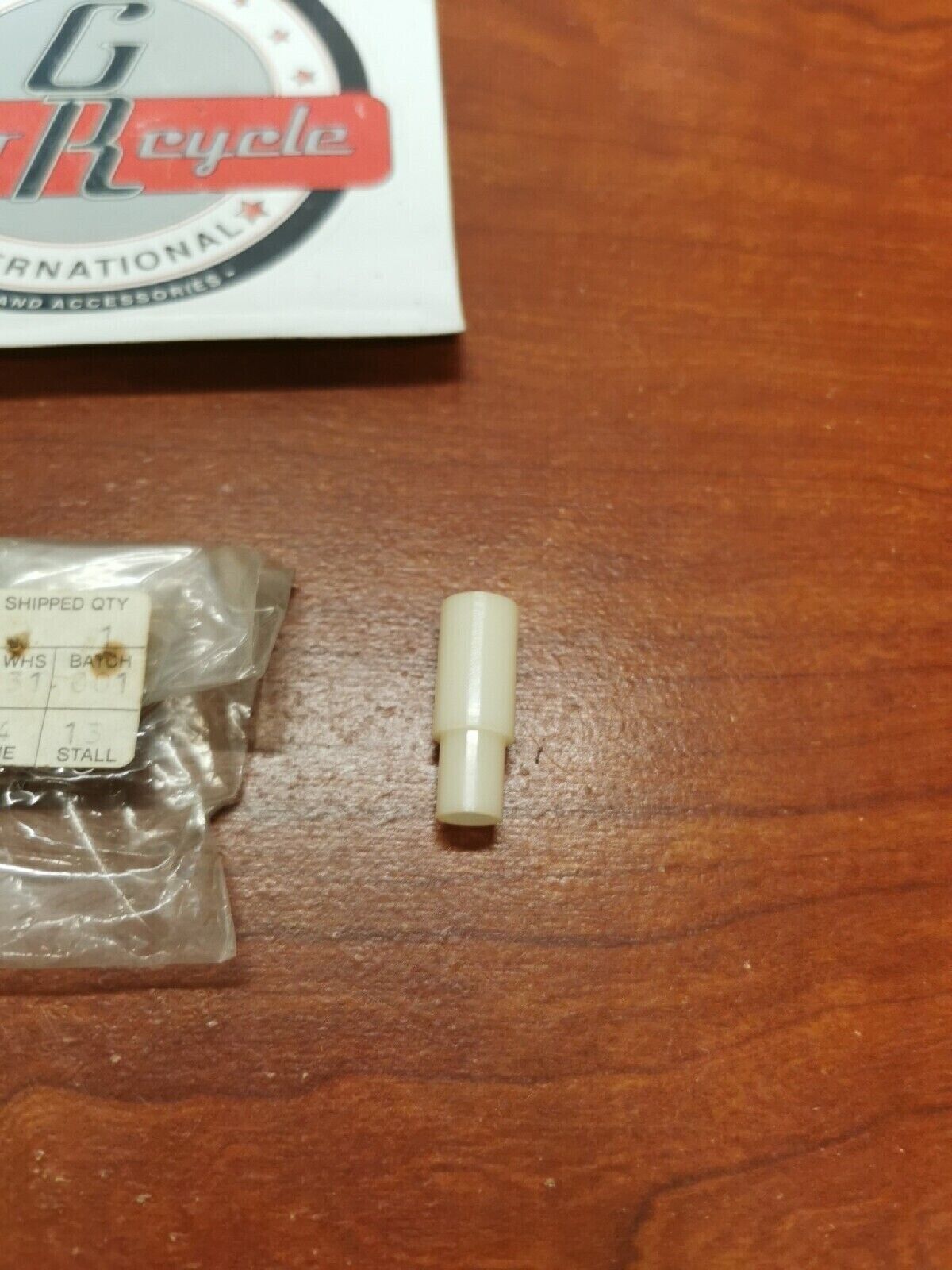 NOS Yamaha 1980 1981 XS850 CARBURETOR BUSHING 3J3-14998-00-00 Y71