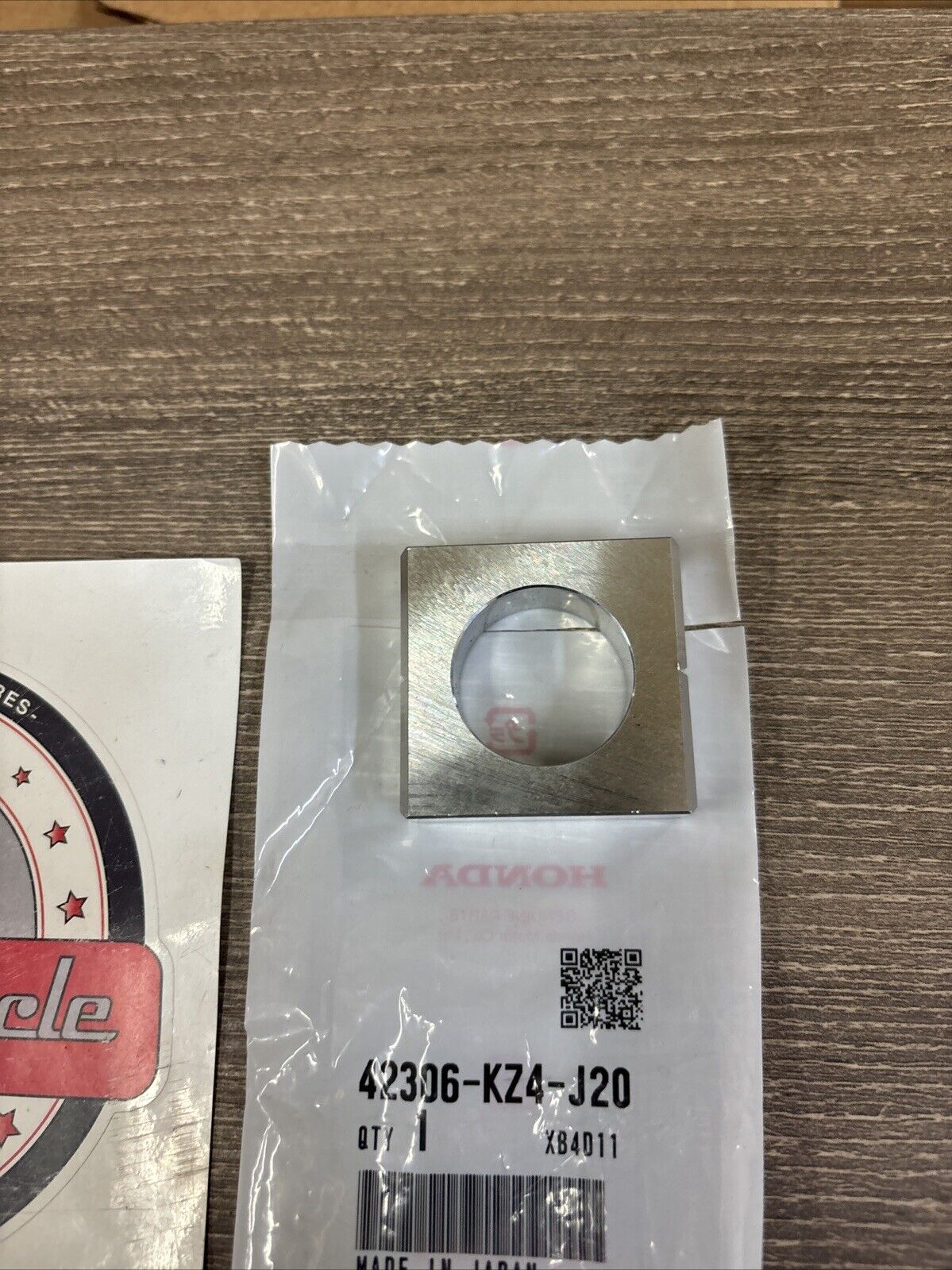 NOS Honda CR125R CR250R CRF250R RIGHT REAR AXLE COLLAR 42306-KZ4-J20 H138