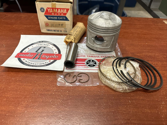 NOS Yamaha XS1 XS2 PISTON KIT O/S 0.25 256-11631-11-00 256-11635-01-00 Y176