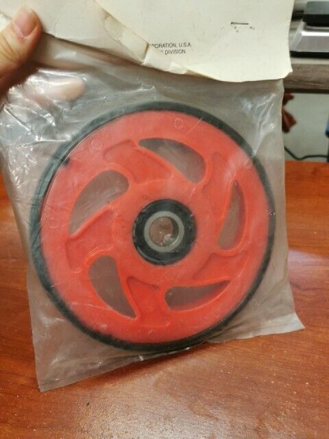 NOS Yamaha RED LARGE WHEEL SMA-8CR38-02-RD Y110