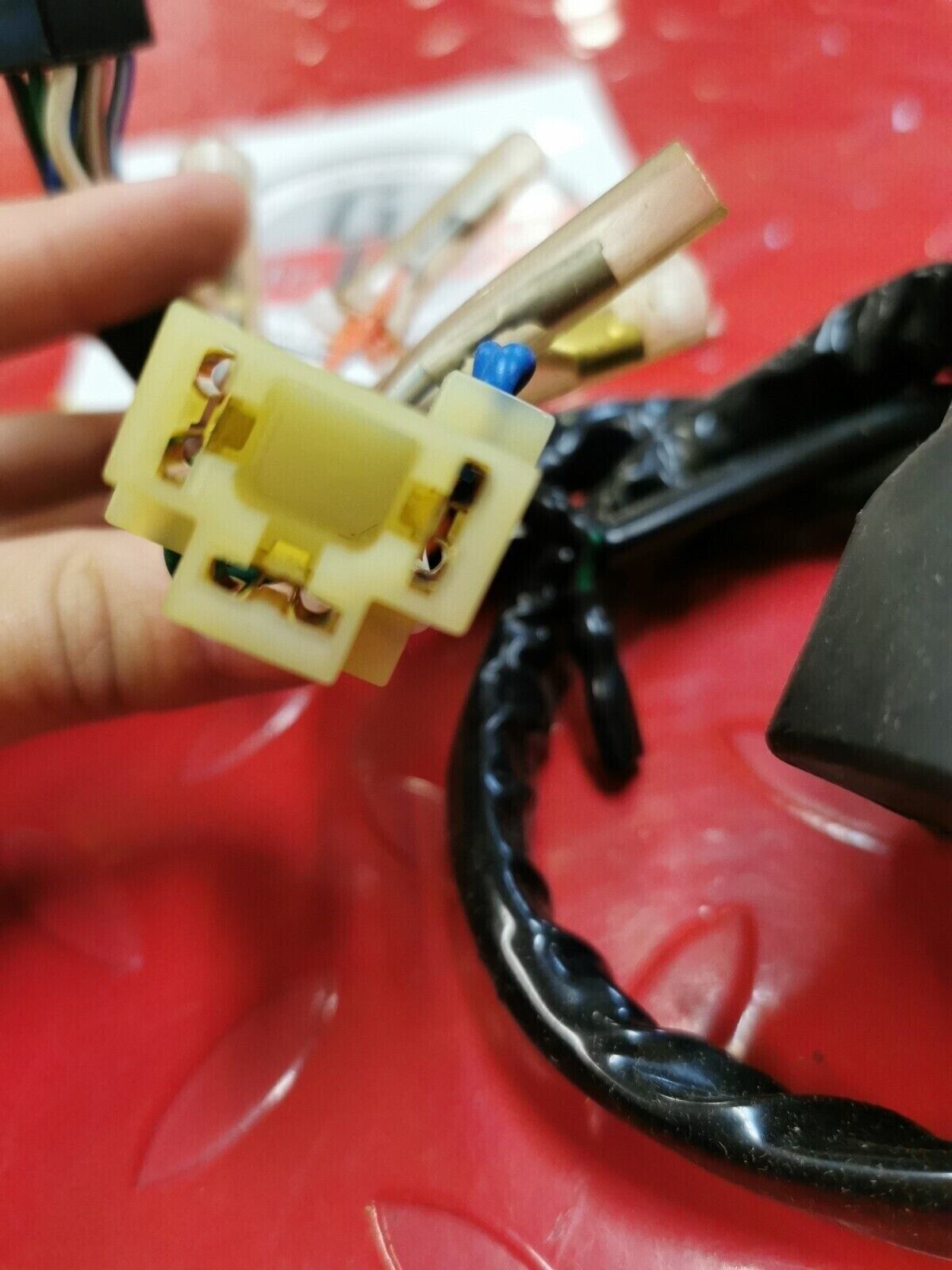 NOS Honda 1984 VF700C SWITCH ASSY., TURN SIGNAL 35200-MB1-870 H10