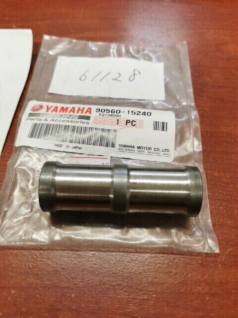 NOS Yamaha XT600 XV250 YZ250 YZ490 TTR250 FRONT WHEEL SPACER 90560-15240-00 Y102