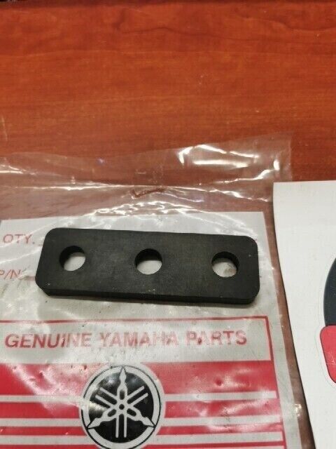 NOS Yamaha CS5 RD125 RD200 YL1 FOOTREST DAMPER 132-27414-00-00 Y136