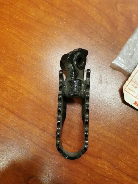 NOS Honda SL250S XL250 K0 - K2 RIGHT STEP ARM 50616-329-670 H84