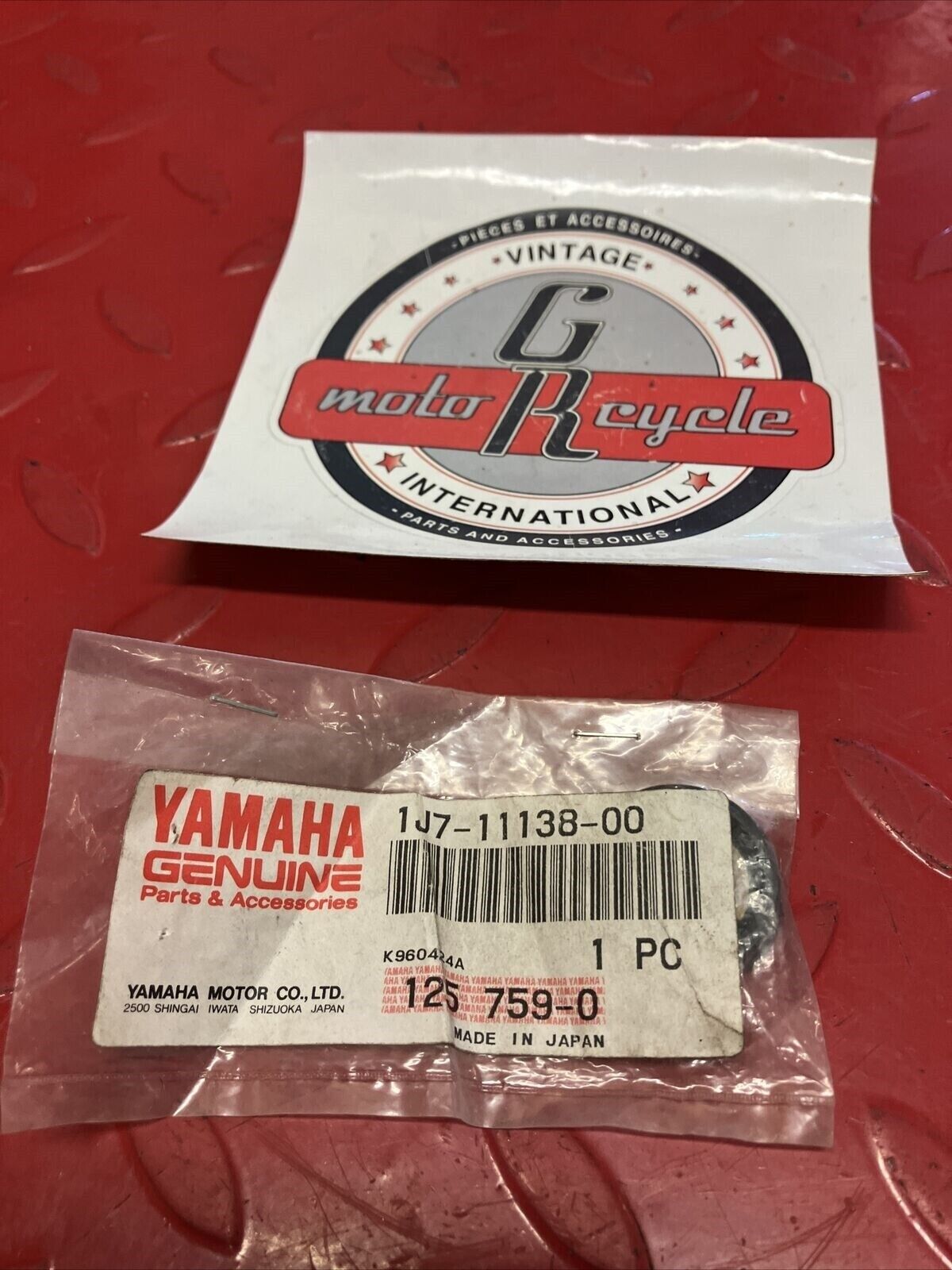 NOS YAMAHA PLUG 1J7-11138-00-00 Y62