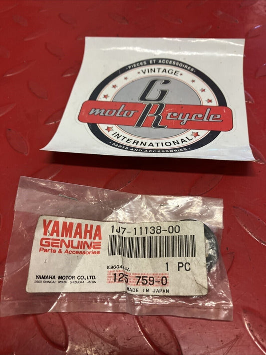 NOS YAMAHA PLUG 1J7-11138-00-00 Y62