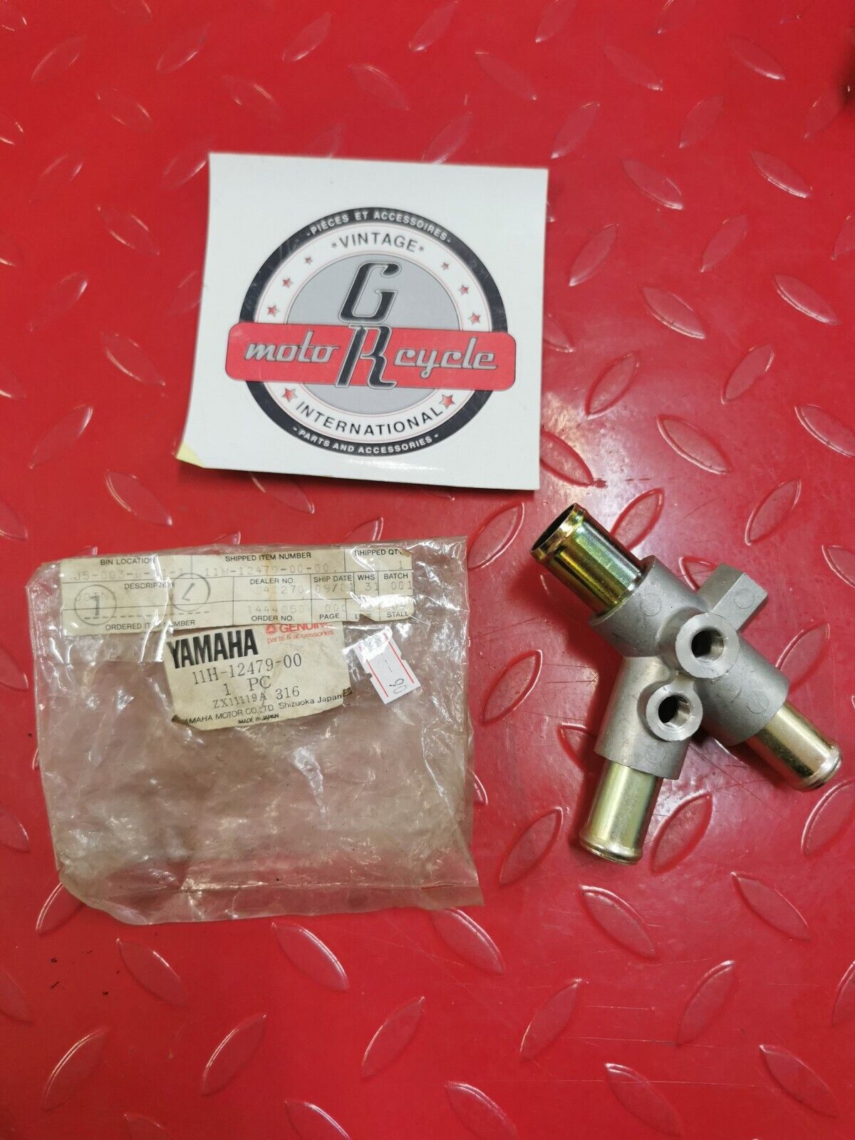 NOS YAMAHA XZ550 1982 1983 JOINT  11H-12479-00-00 Y28