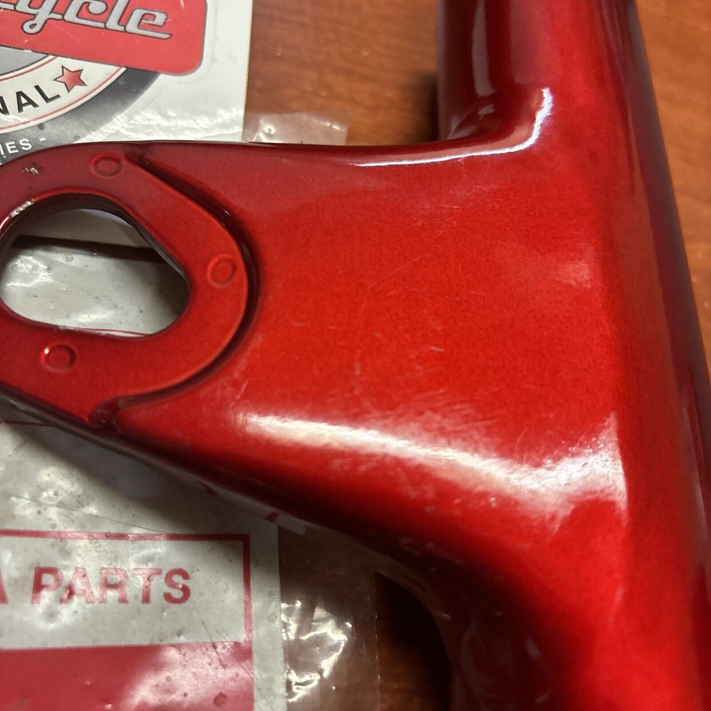 NOS Yamaha UPPER COVER KIT BRILLIANT RED 256-23121-61-63 256-23131-61-63 Y174