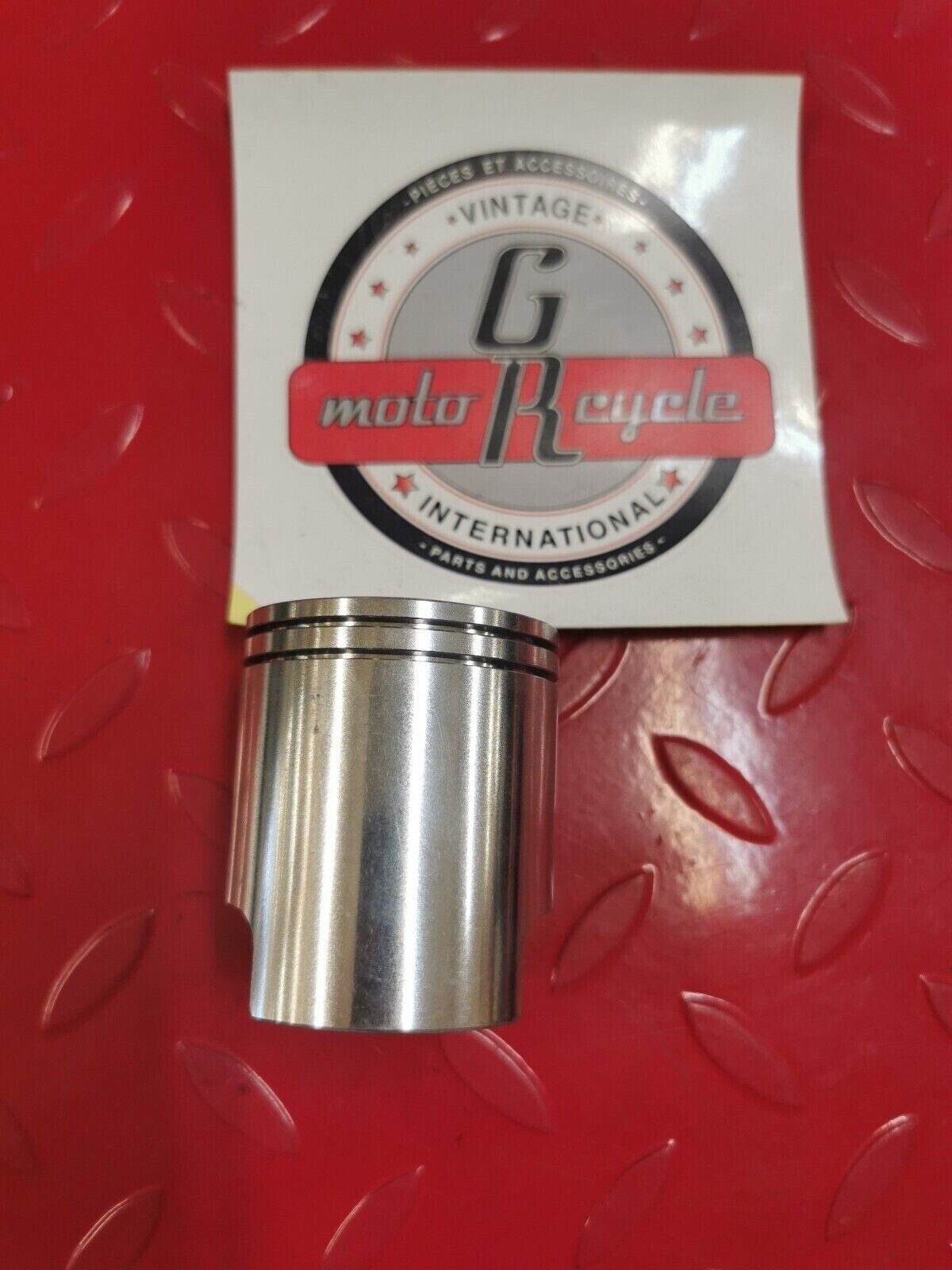 NOS YAMAHA RD200 PISTON (2ND O/S) 1E8-11636-00 Y27