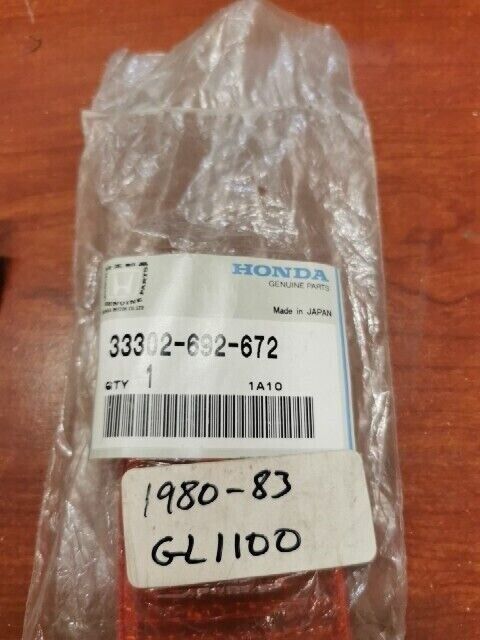 NOS Honda CIVIC PRELUDE GL1100 FRONT LIGHT LENS 33302-692-672 H106
