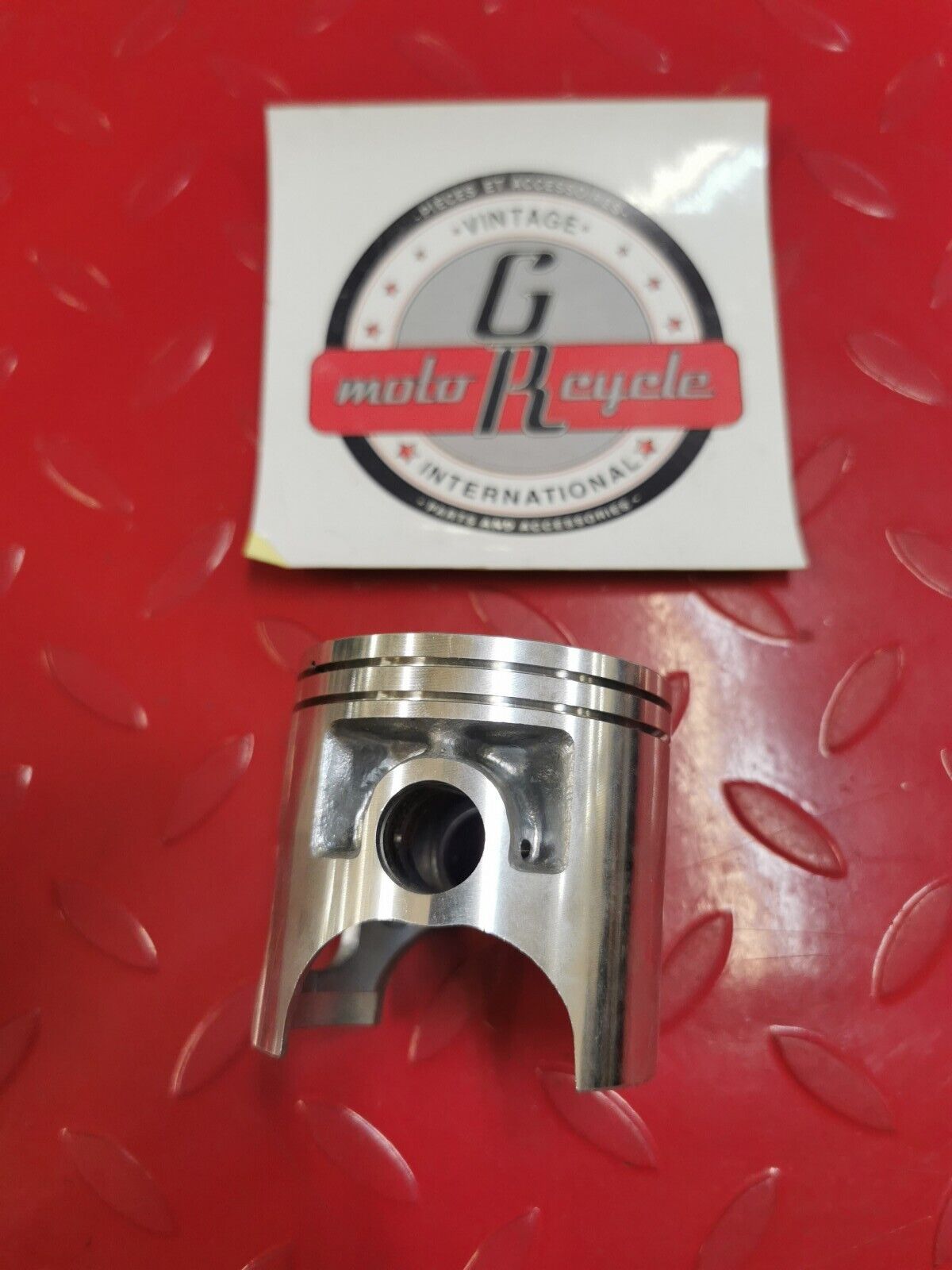 NOS YAMAHA PISTON 2 O/S 0.50 2W6-11636-00-00 SUPERCEDED BY 3R6-11636-00-00 Y27