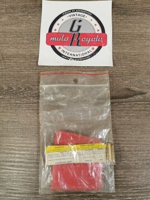 NOS YAMAHA PLATE RED  Y113