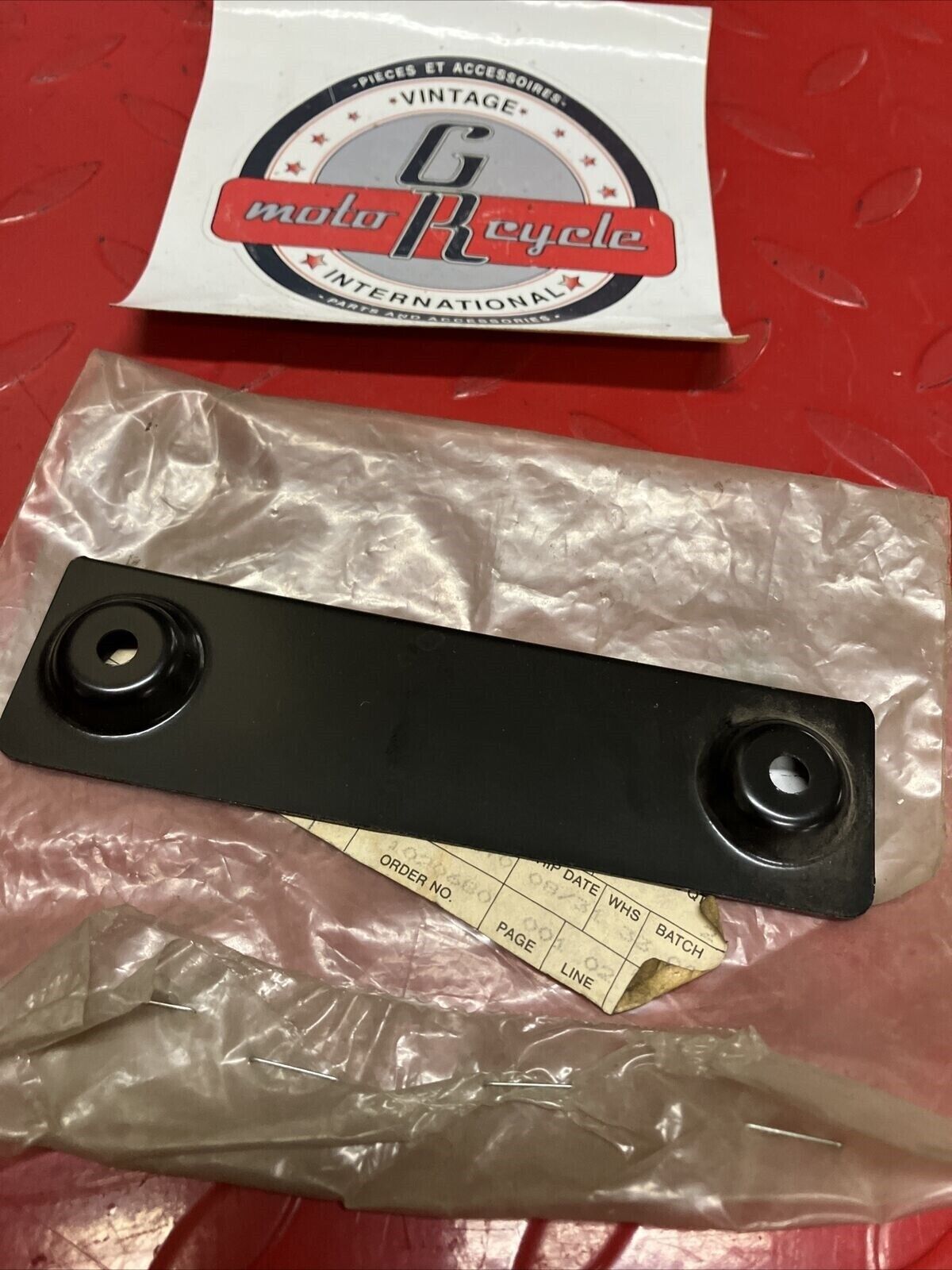 NOS YAMAHA WASHER PLATE 82M-77218-00-00 Y64