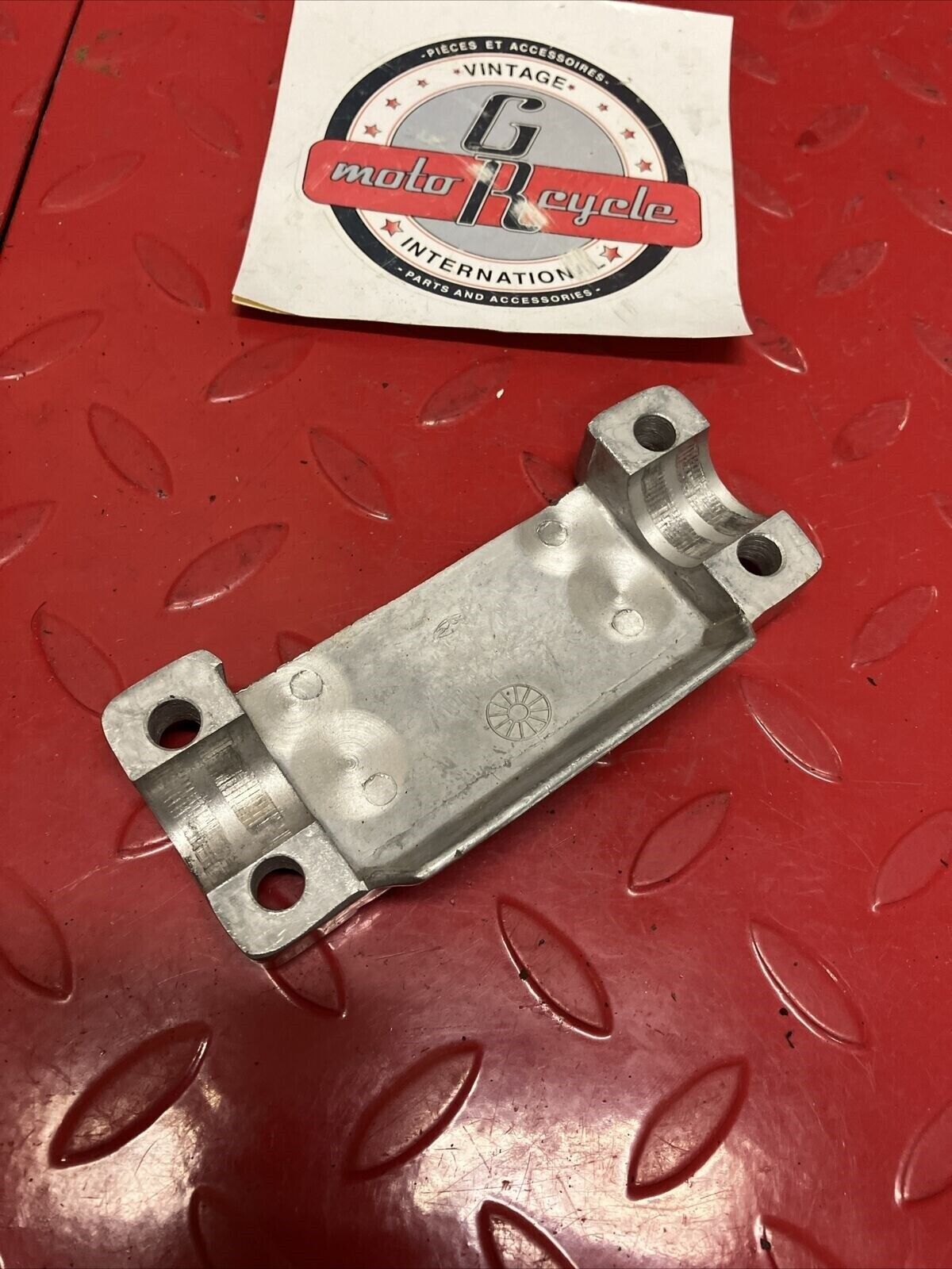 Honda VT700C VT750C 1983 1984 1985 upper handle holder handlebar clamp U3