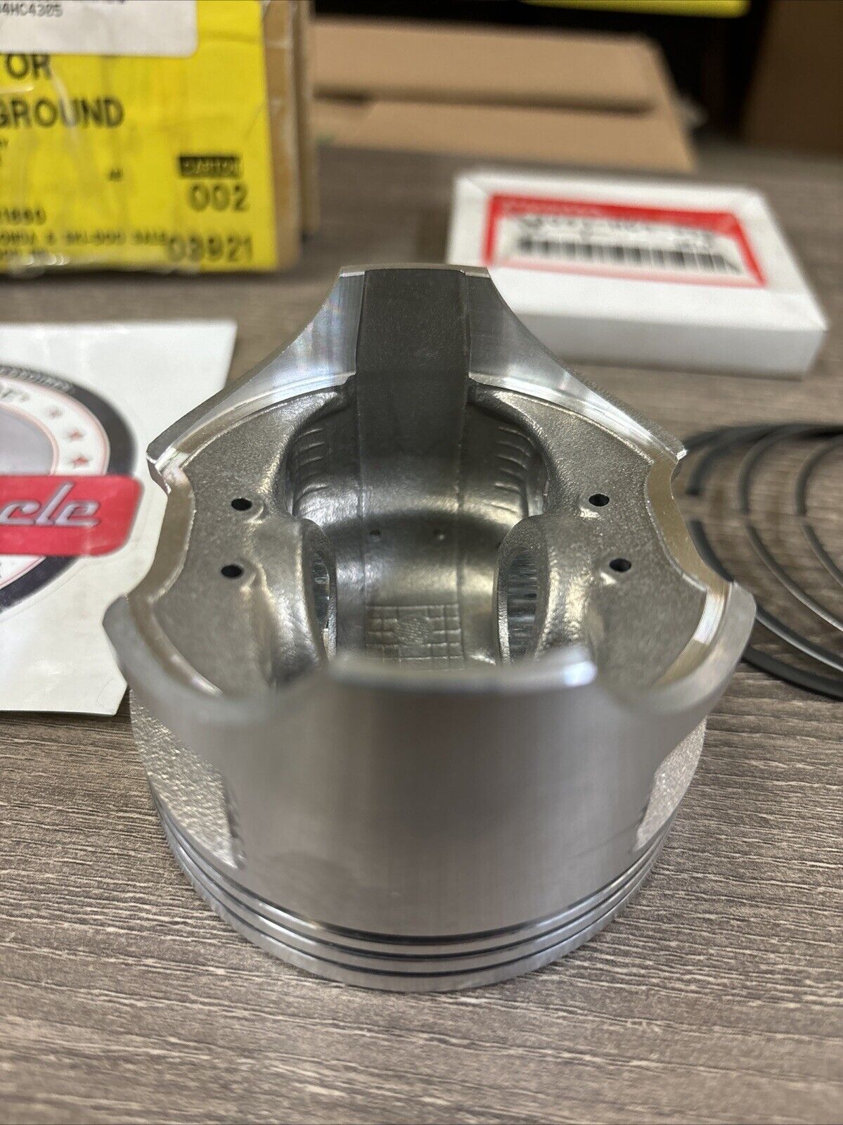 NOS Honda TRX300 TRX300FW PISTON & RING 0.75 13104-HC4-305 13041-HC4-306 H136