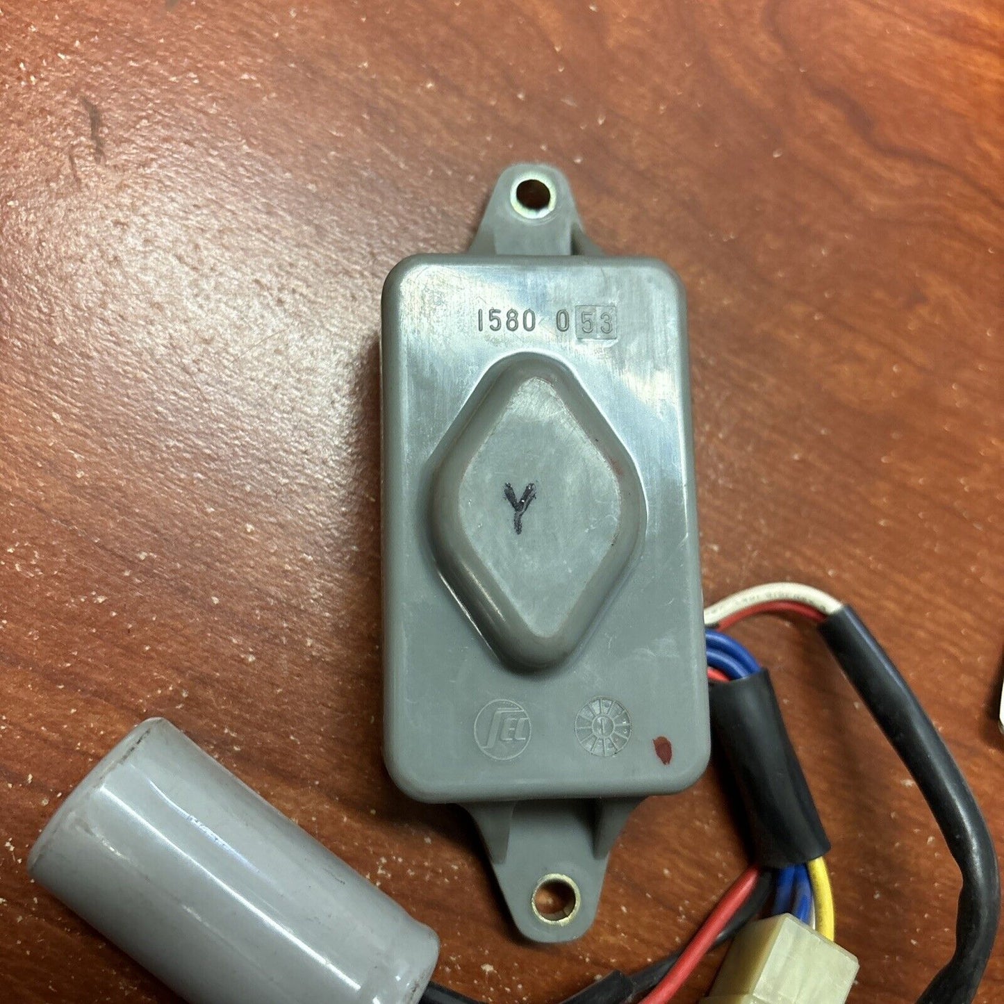 NOS Honda EMS3000 AUTOMATIC VOLTAGE REGULATOR 32350-899-842 H149