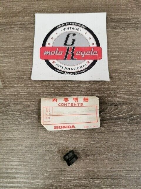 NOS HONDA C105T  C65 CA102 CA110 1960 1962 BUSH FRONT CUSHION 51311-001-000 H72