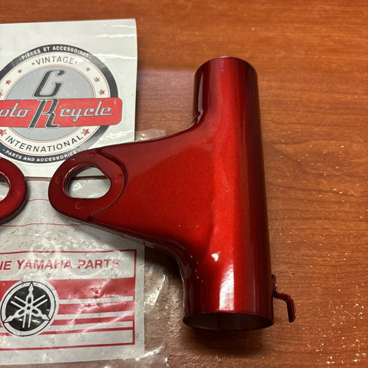 NOS Yamaha UPPER COVER KIT BRILLIANT RED 256-23121-61-63 256-23131-61-63 Y174