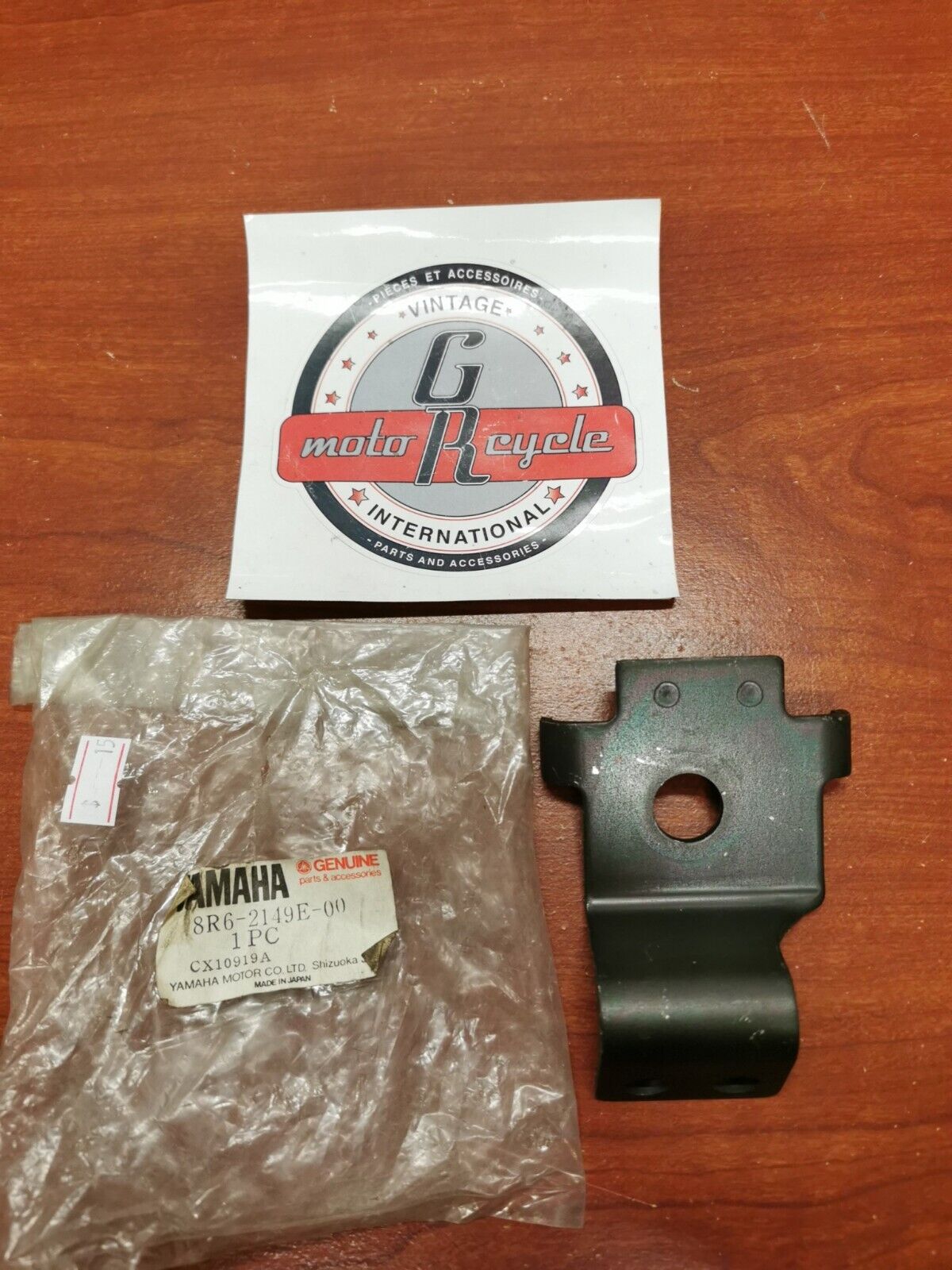 NOS Yamaha SR540 STOPPER 8R6-2149E-00-00 Y96
