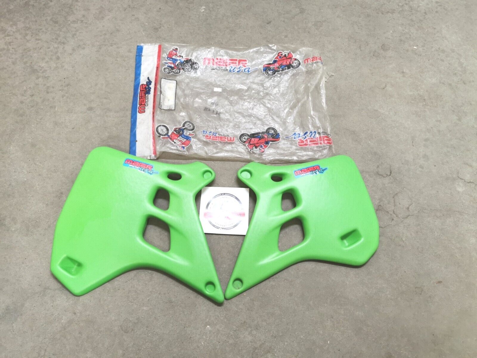 NOS MAIER KAWASAKI KX125 1990 FUEL TANK RADIATOR SCOOPS SHROUD GREEN Kit J42