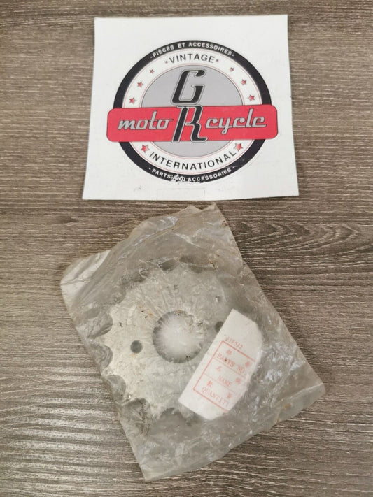 NOS Kawasaki KZ305A1 SPROCKET DRIVE 15T 110-710 J19