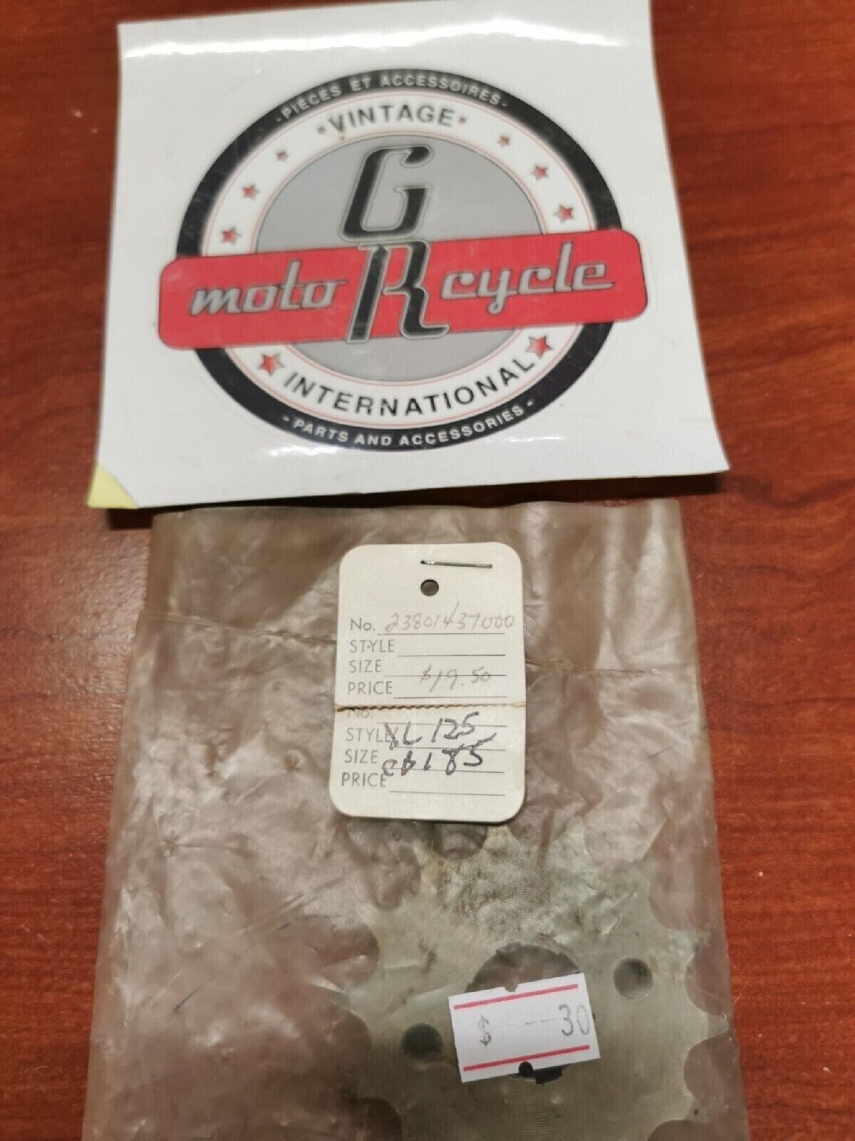 NOS Honda XL125 XL185 CB125 SPROCKET, DRIVE (14T) 23801-437-000 H33