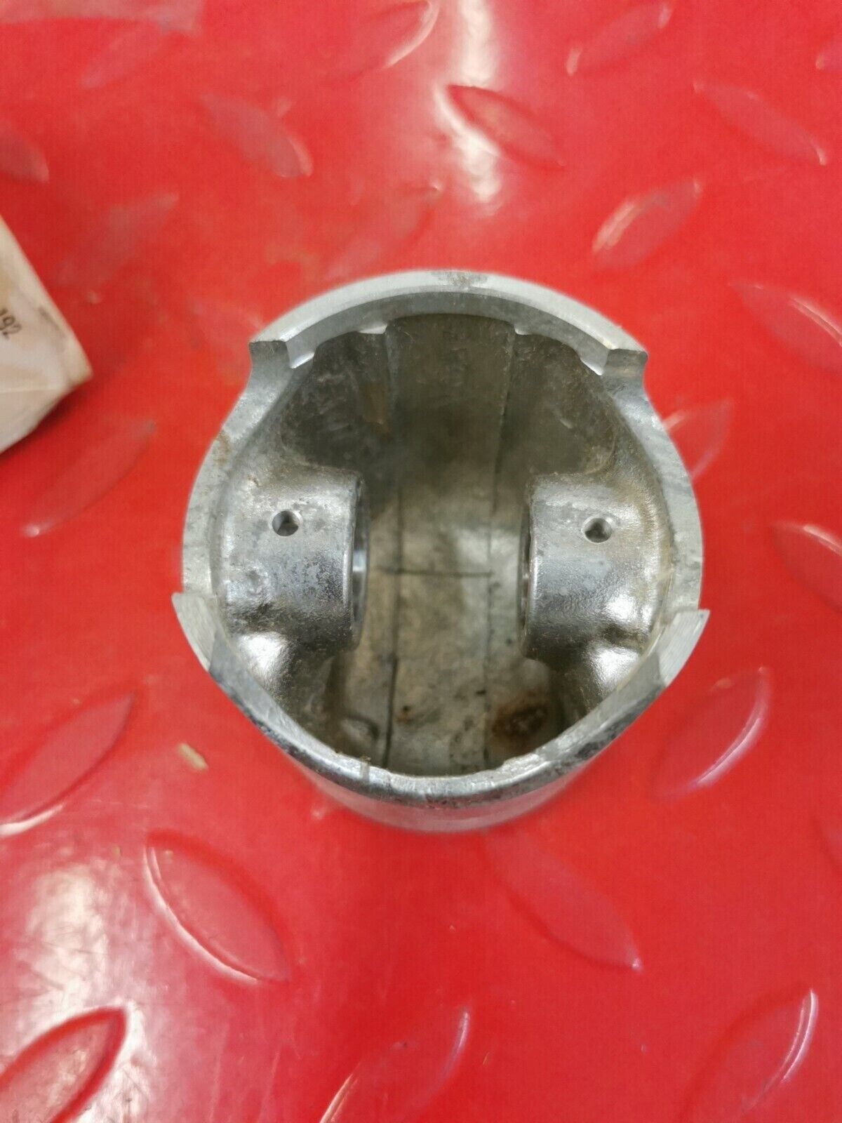 NOS YAMAHA YZ125  1981    PISTON 2 O/S 0.50   3N8-11636-10-00   Y50