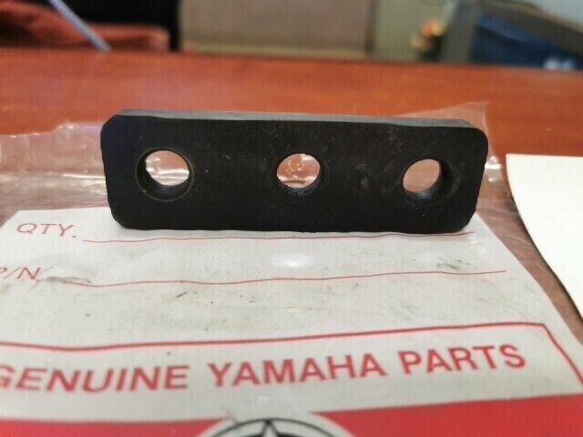 NOS Yamaha CS5 RD125 RD200 YL1 FOOTREST DAMPER 132-27414-00-00 Y136