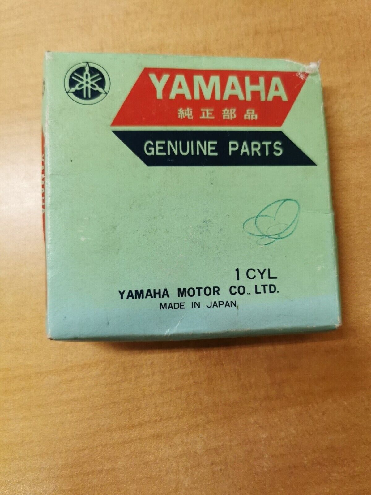NOS YAMAHA XS750 1977 PISTON RING  SET 2ND   1J7-11610-23-00 Y48