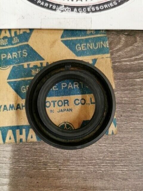 NOS YAMAHA OIL SEAL 93103-25056-00 SUB 93103-25109-00 Y150