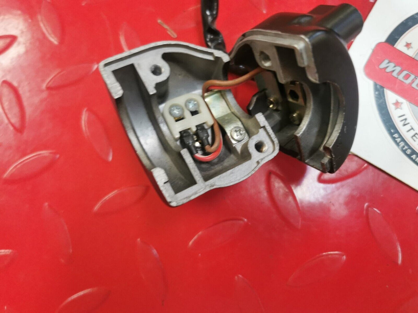 NOS YAMAHA SWITCH HANDLE 2 SR250 EXCITER1 1982 3Y6-83975-00 -00 Y14