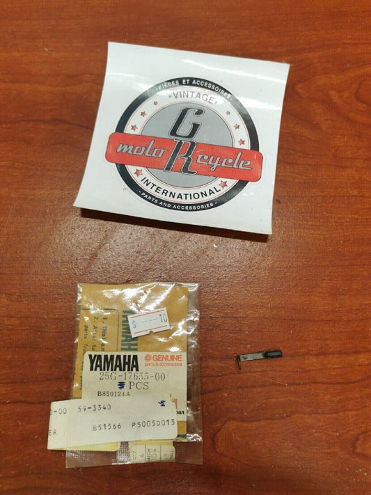 NOS Yamaha SLIDER DAMPER 25G-17655-00 Y71
