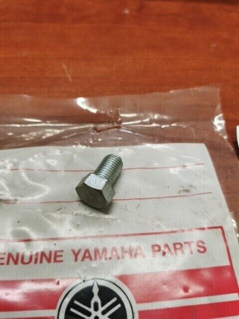 NOS Yamaha TT500 XS650 BOLT 97301-10016 SUB 97011-10016-00 97017-10016-00 Y129