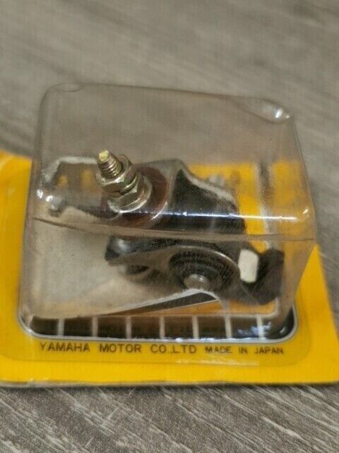 NOS Yamaha LS2 YAS1C RD200C AS2C RD200A CONTACT BREAKER 183-81421-10-00 Y138