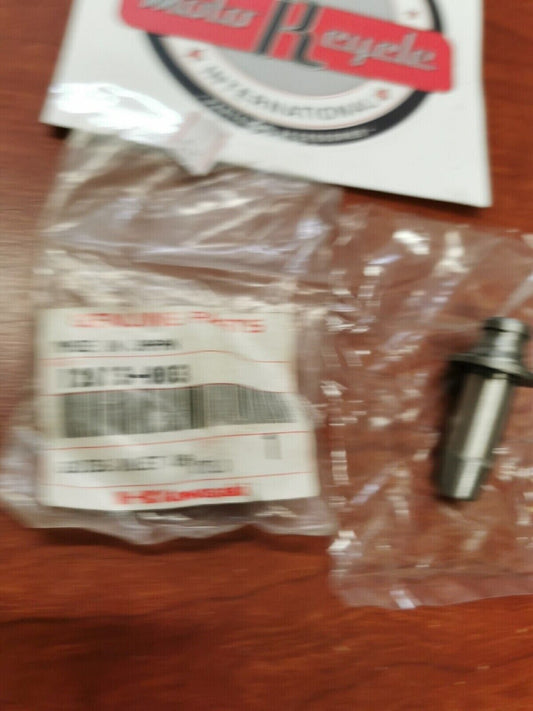NOS Kawasaki KZ400 KLX250 KLT200 KZ440 GUIDE INLET VALVE 12013-003 K25