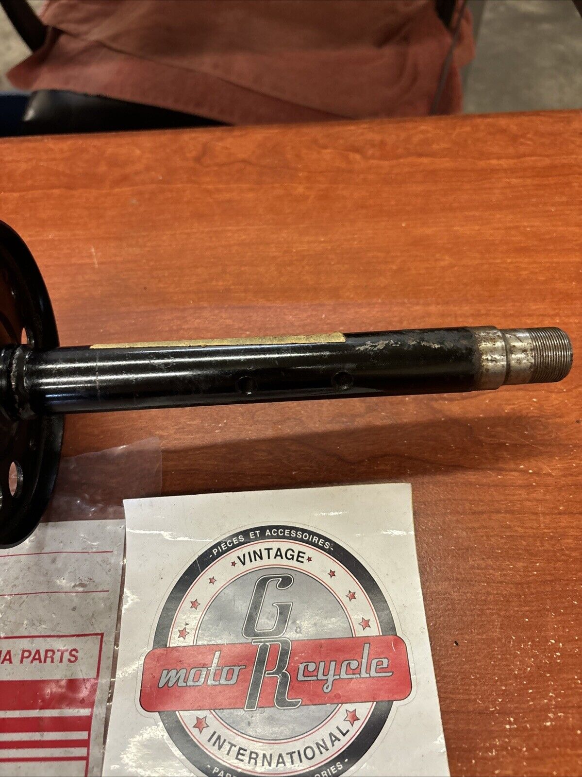 NOS Yamaha EL433 GP246 GP292 GP338 GP433 GS300 FRONT AXLE 821-47510-00-00 Y183