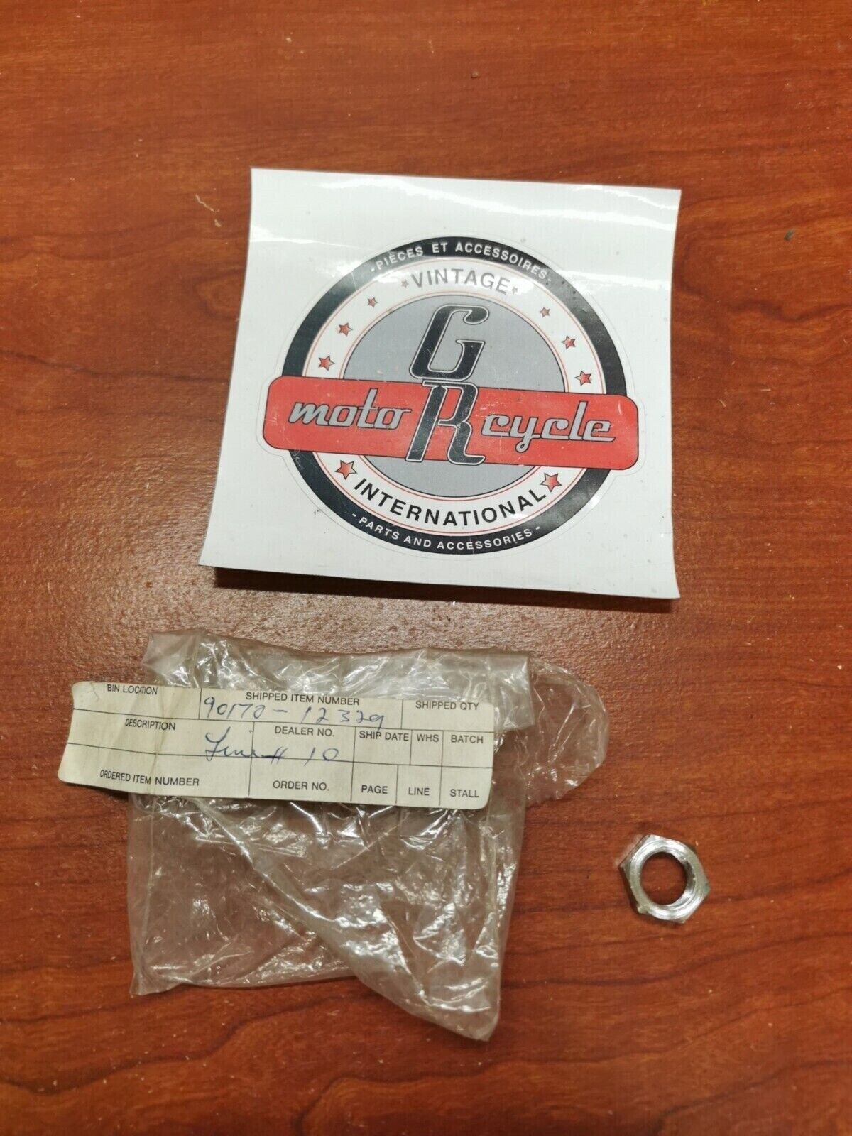 NOS YAMAHA XVZ13 NUT 90170-12329-00 Y72