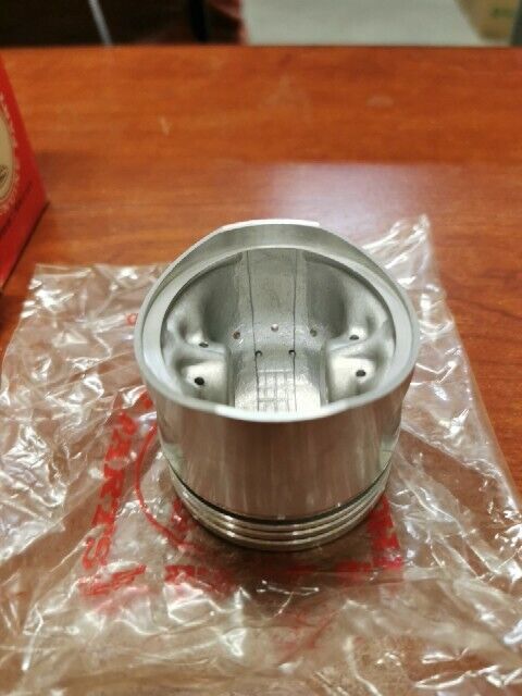 NOS Honda CB500 K1 K2 PISTON (OS 0.25) 13102-323-000 SUB. 13102-323-405 H62