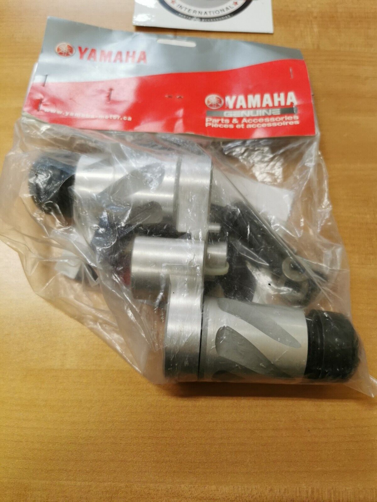 NOS YAMAHA YZFR1  2004 - 2006   FRAME SLIDER 5VY-W0741-01   Y44
