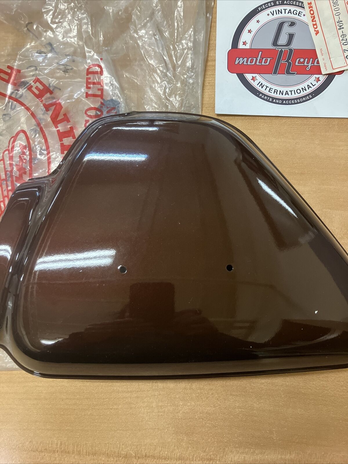 NOS HONDA CB550K 1977 COVER  R  SIDE  BROWN  83600-404-670ZC  H18