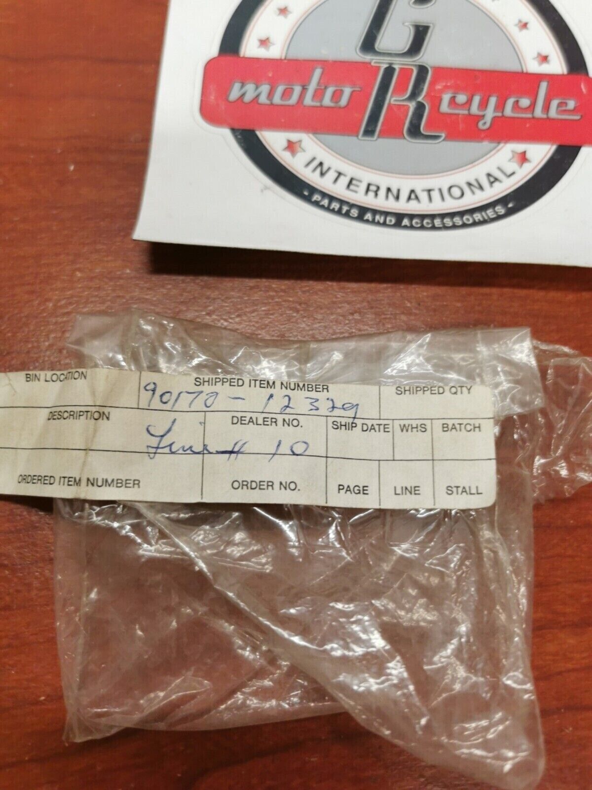 NOS YAMAHA XVZ13 NUT 90170-12329-00 Y72