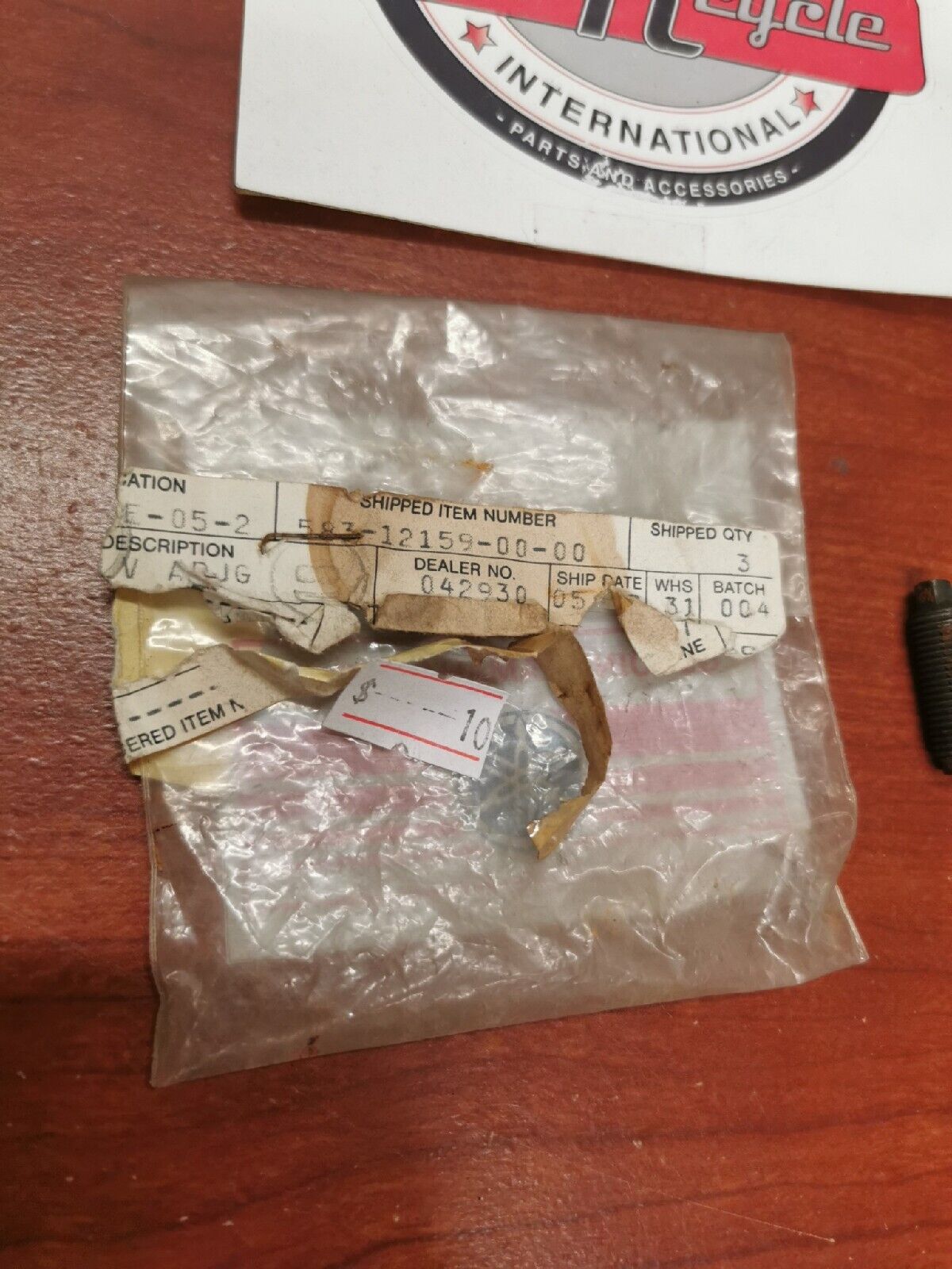 NOS Yamaha VALVE ADJUSTING SCREW 583-12159-00-00 SUB. 3HT-12159-R0-00 Y69