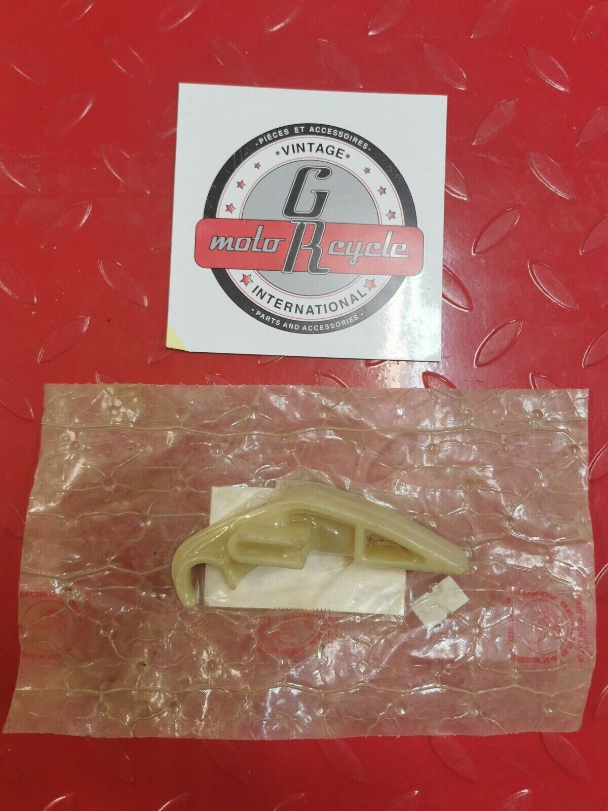 NOS Honda 1982 1983 ATC110 DRIVE CHAIN GUIDE 40513-943-000 H8