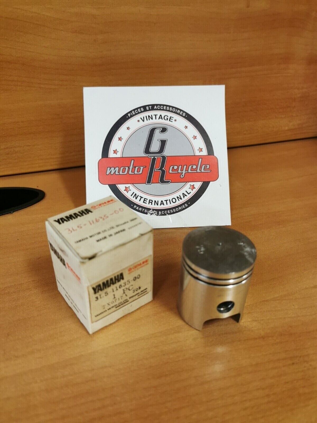 NOS YAMAHA LC50 1980 1981  PISTON O/S 0.25   3L5-11635-00 Y45