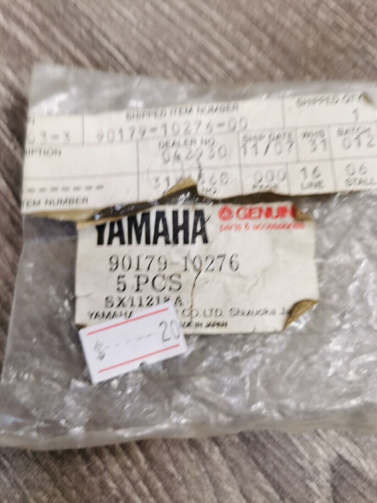 NOS YAMAHA   YX600 XS850 FJ600 XS1100 FJ1100   BOLT  90179-10276-00 Y57