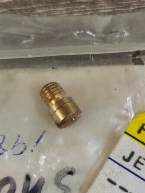 NOS YAMAHA SNOSCOOT SV80EP SV80M SV80P 1988 - 1990 MAIN JET 3G2-1423E-41-00 Y108