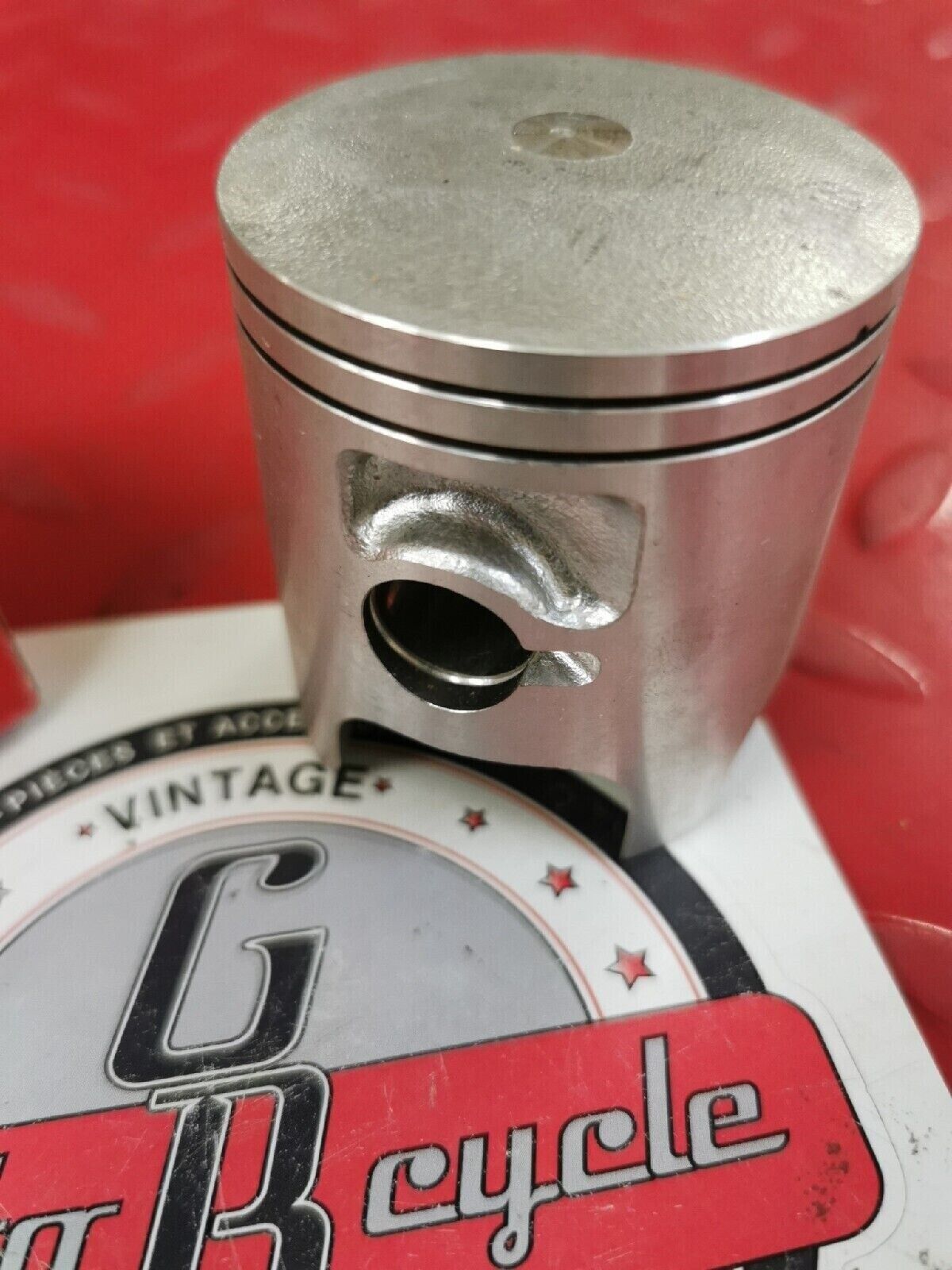 NOS HONDA CR125R 1985  PISTON STD 13101-KA3-760  H38