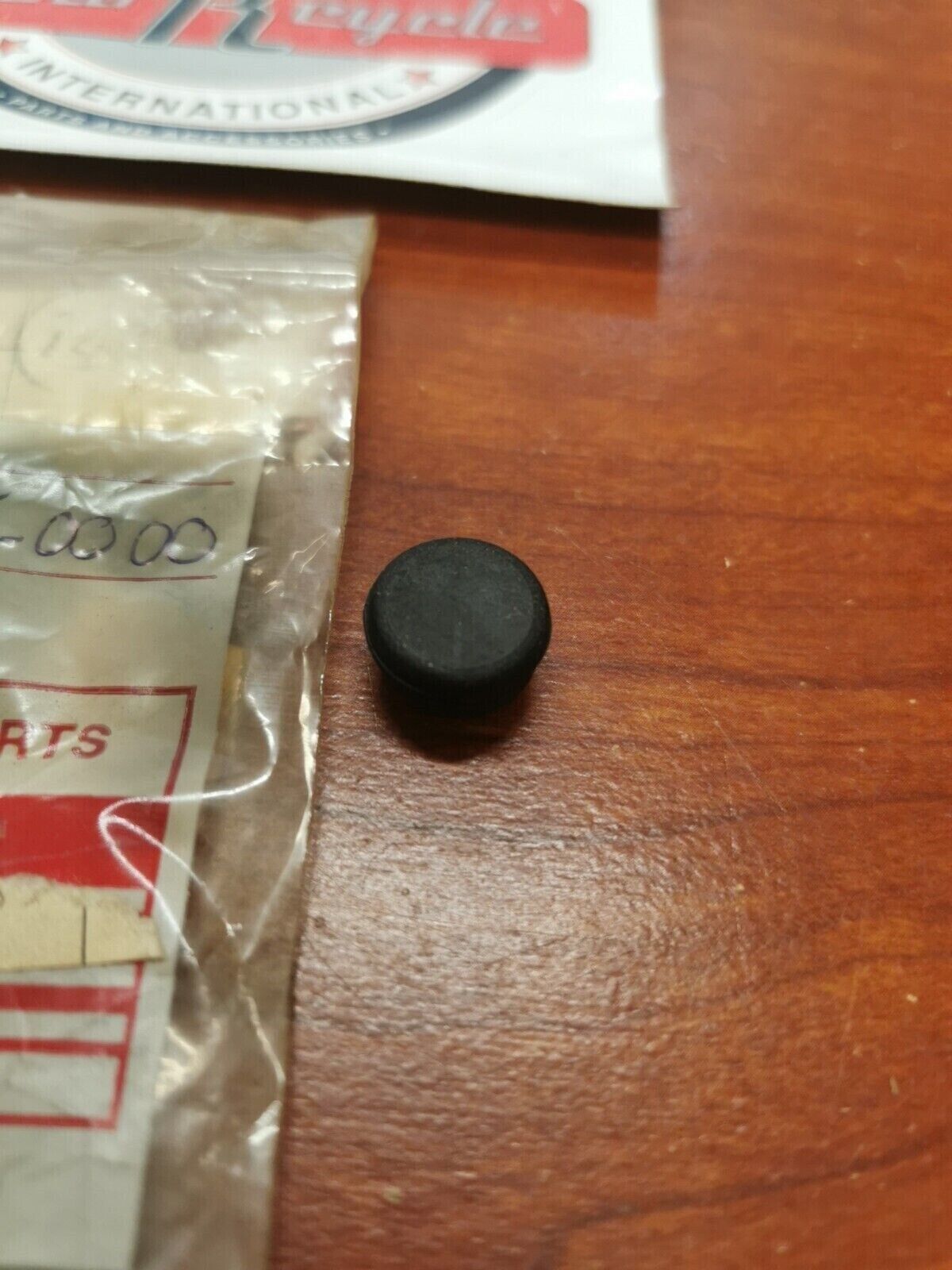 NOS YAMAHA SPECIAL SHAPE PLUG 688-82535-00-00 SUB. 90338-12192-00 Y72